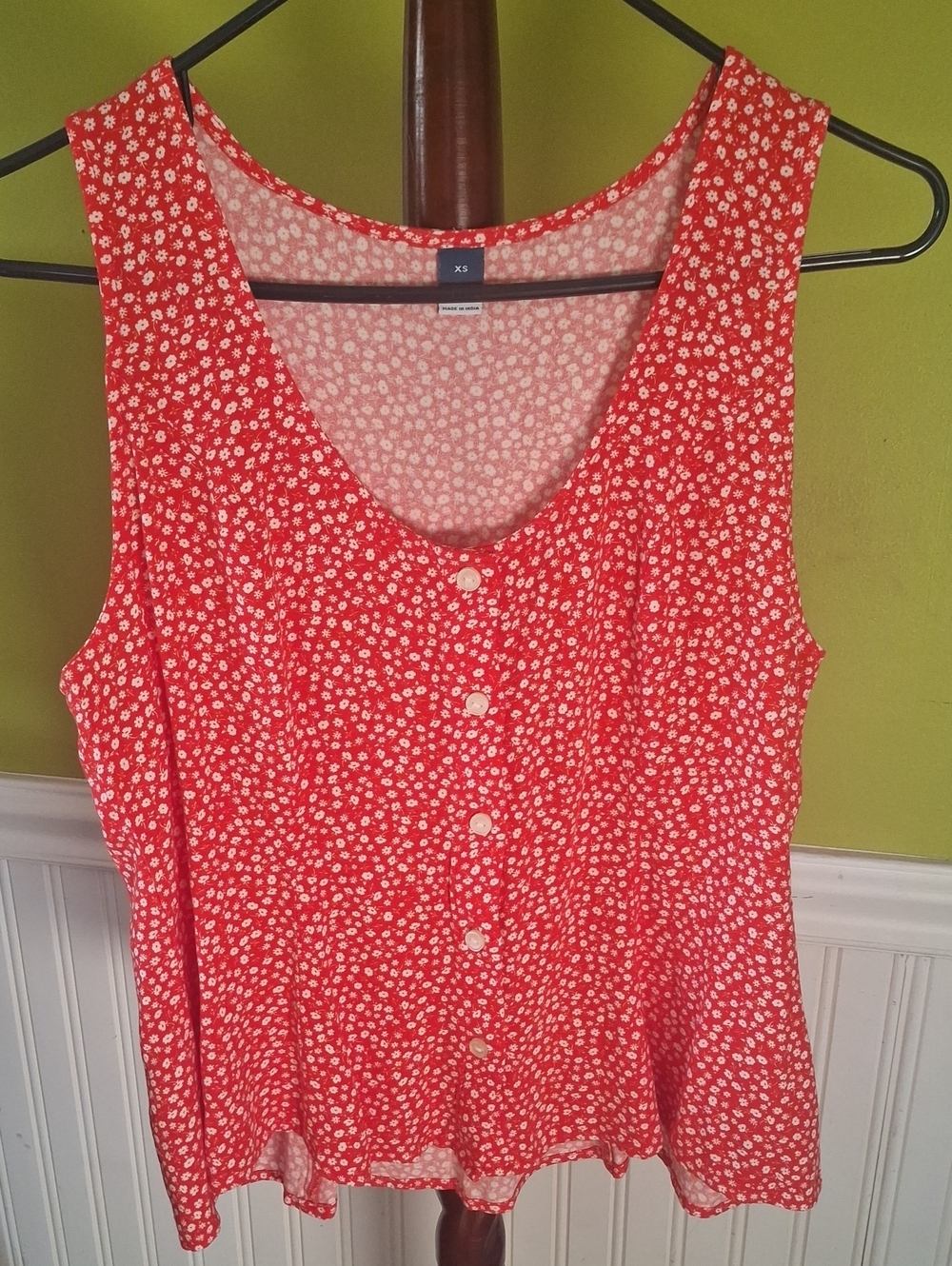 Old Navy Red Floral Button-Front Sleeveless Top